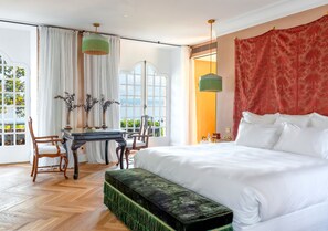 Minibar, safe på rommet, individuelt dekorert og individuelt innredet