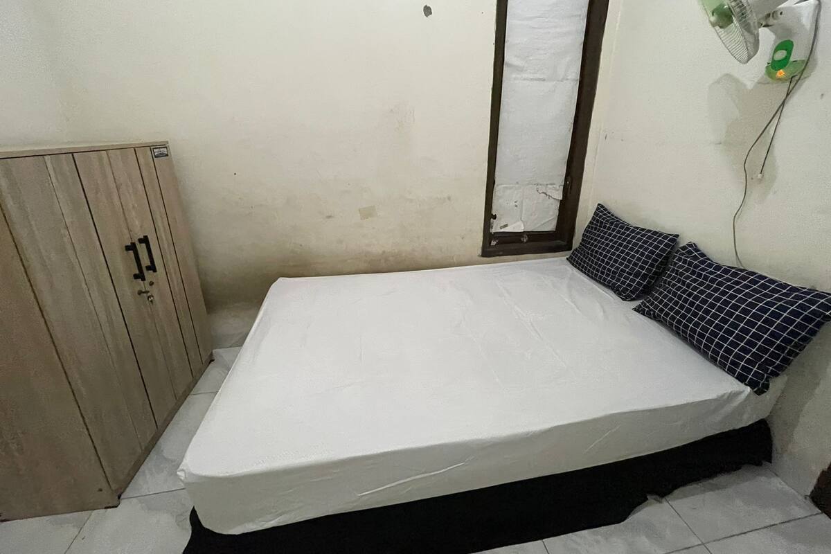 Double Room | Laptop workspace, free WiFi, bed sheets