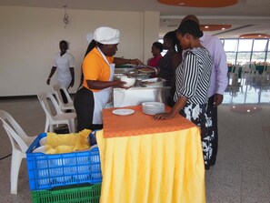 Desayuno completo incluido todos los días 