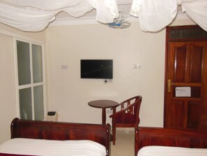 Ropa de cama de alta calidad, wifi gratis y ropa de cama 