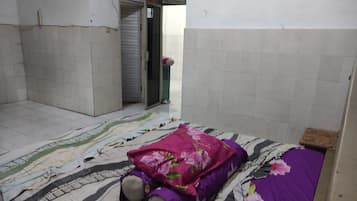 Standard Double Room | Laptop workspace, free WiFi, bed sheets