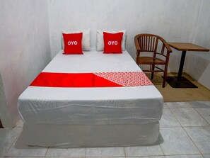 Standard Double Room - Hotel O Nurul Hikmah Homestay Syariah & Sport Center (Sidoarjo)