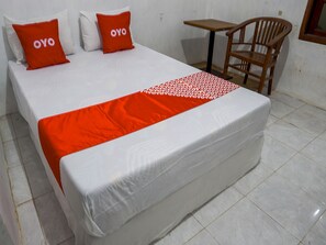 Standard Double Room - Hotel O Nurul Hikmah Homestay Syariah & Sport Center (Sidoarjo)