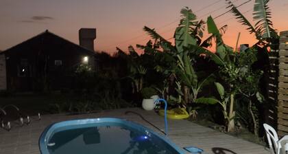 Sobrado a Beira do rio Manpituba com Piscima Quiosques com Churrasqueira