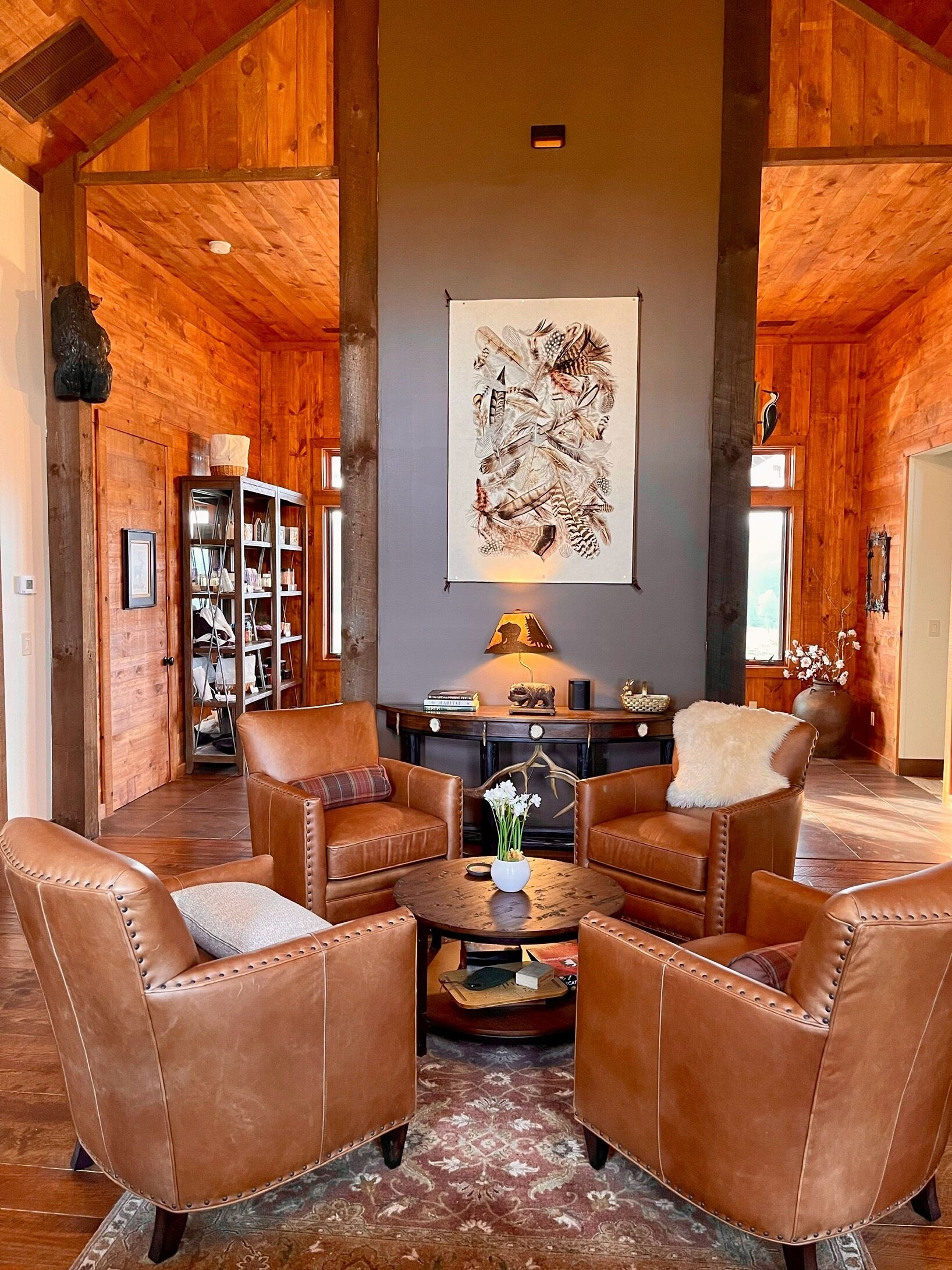 TV màn hình phẳng 43-inch có truyền hình cáp, lò sưởi, Netflix 