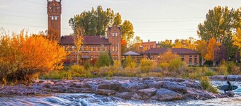 The Clark Fork Cottage Downtown Missoula, Mid Century/Spacious