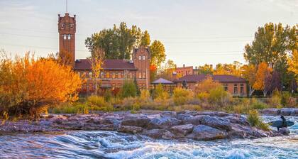 The Clark Fork Cottage Downtown Missoula, Mid Century/Spacious
