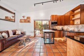 Interior - Guest Suite With Up Close Chapel & Red Rock Views (Sedona)