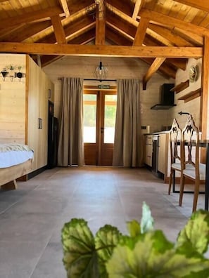 1 bedroom, iron/ironing board, travel cot, free WiFi