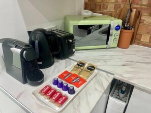 Estúdio | Cozinha privada | Geladeira, micro-ondas, chaleira elétrica, torradeira