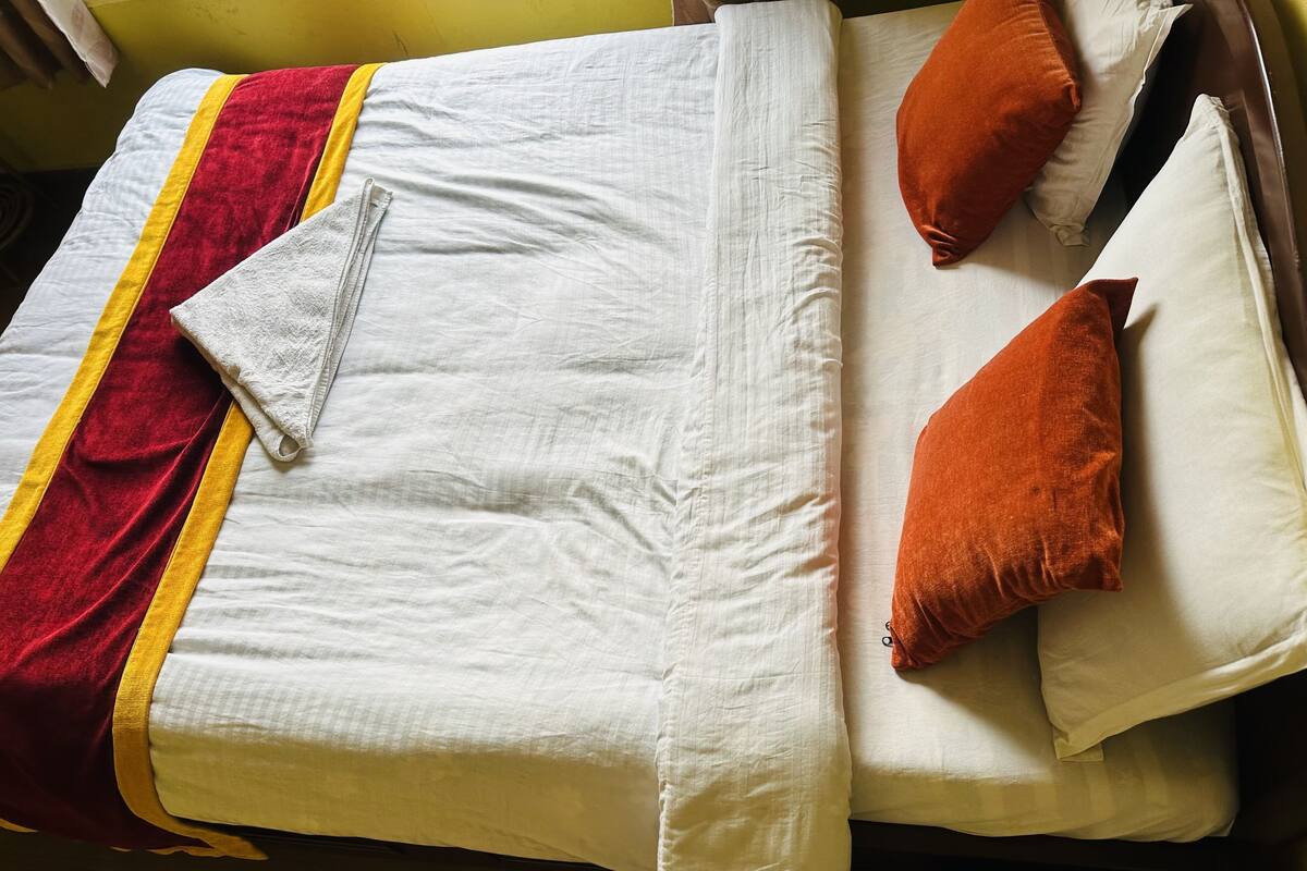 Standard Twin Room, 2 Bedrooms | Soundproofing, free WiFi, bed sheets