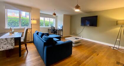 Blue Ribbon, a Stunning 2-bed Apartment in London