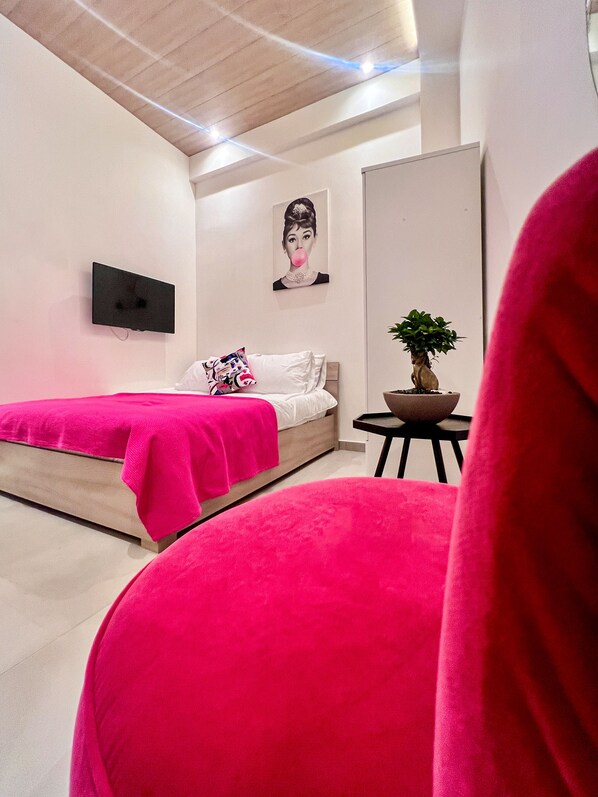 1 bedroom, WiFi, bed sheets