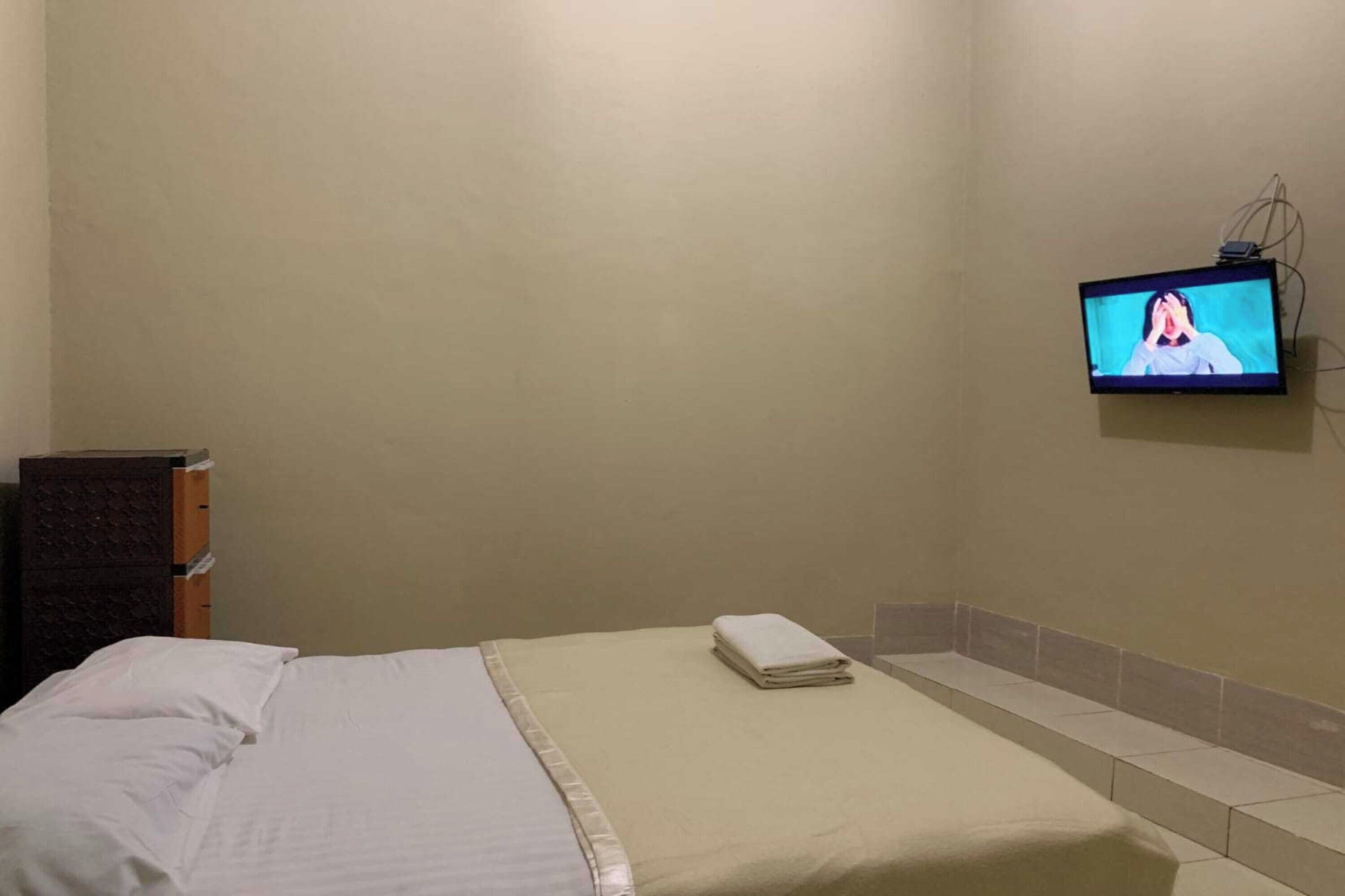 deluxe double room | desk, free wifi, bed sheets