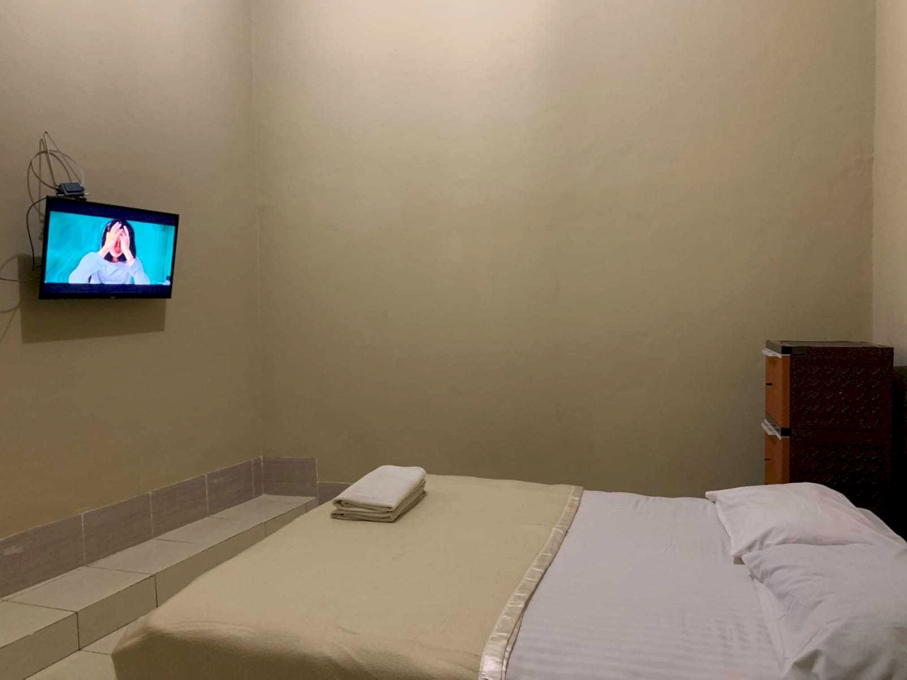 deluxe double room | desk, free wifi, bed sheets