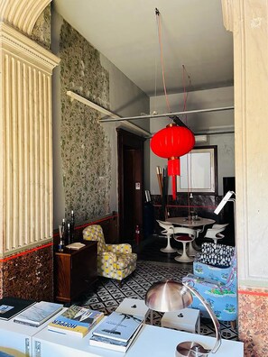 Interior - The Oriental Room (Napoli)