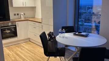 Apartment, 2 Queen Beds | Private kitchen