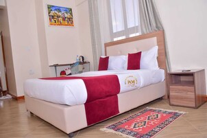 Deluxe Double Room | Desk, laptop workspace, WiFi (free), bed sheets