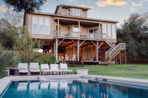 A heated pool - Best Sunset in TX ~Luxury Getaway~ Heated Jacuzzi (Leander)