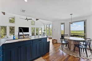 Interior - Best Sunset in TX ~Luxury Getaway~ Heated Jacuzzi (Leander)