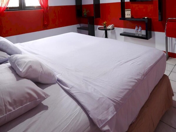 Standard Double Room | Desk, free WiFi, bed sheets