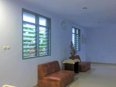 OYO 93169 Bnb Homestay 