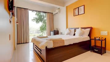 Deluxe Room | 1 bedroom, desk