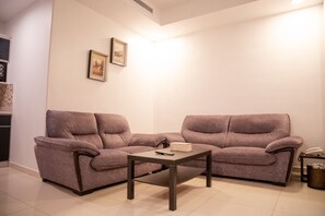 50-Zoll-Flachbildfernseher mit Satellitenempfang