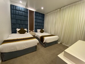 Family Suite | Egyptian cotton sheets, premium bedding, memory foam beds, in-room safe