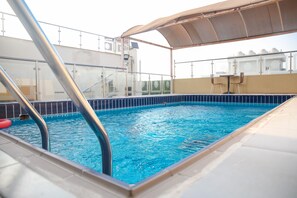 4 outdoor pools, open 8:30 AM to 8:00 PM, free pool cabanas - Areen palace hotel (Jeddah)
