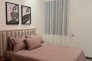 2 bedrooms, iron/ironing board, free WiFi, bed sheets - 2 Bed Apartment - Balcony, Parking, Wifi (Casablanca)