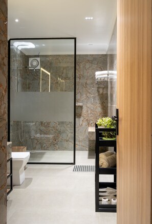 Premium Room | Bathroom shower - Alpine hotel and villas (Dharamshala)