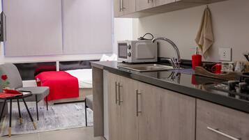 1 quarto, escrivaninha, Wi-Fi, roupa de cama