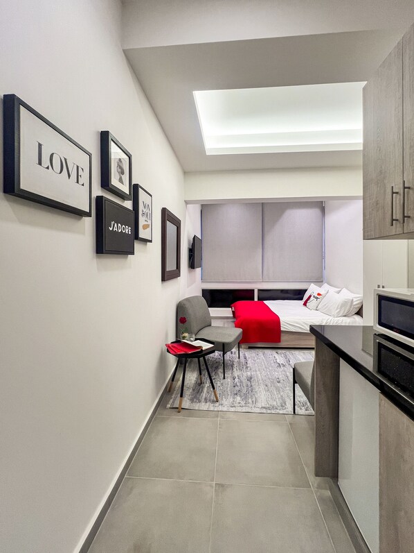 1 bedroom, desk, WiFi, bed sheets