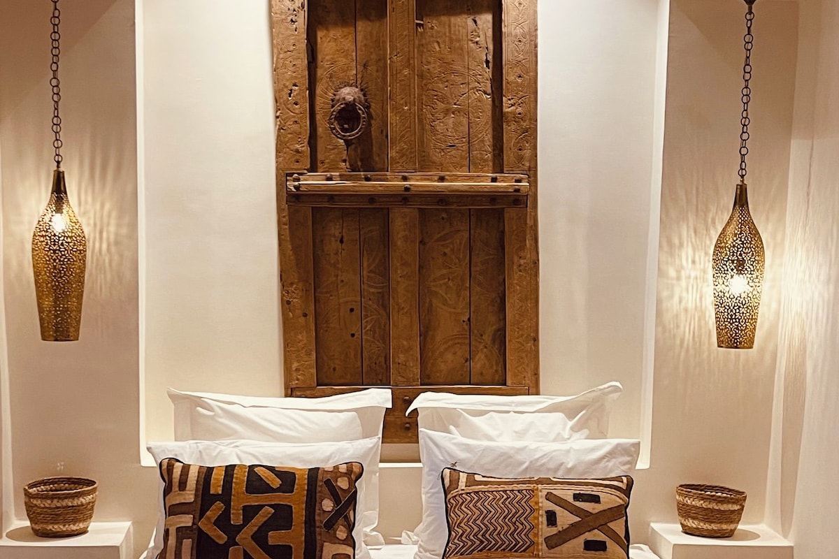 Comfort Double Room | In-room safe, soundproofing, WiFi (free), individually decorated