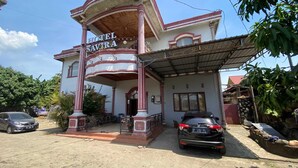 ด้านหน้าที่พัก