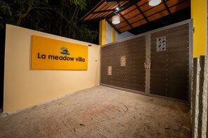 Exterior - La Meadow Villa - 5 BR with Private Pool (Tindivanam)