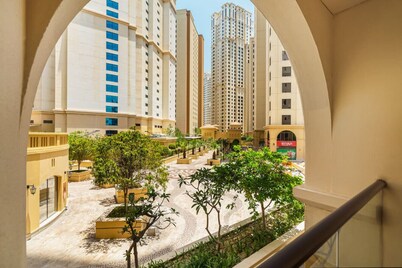 Stylish apartment on the beach near metro & Mall