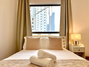 4 Schlafzimmer, Schreibtisch, Bügeleisen/Bügelbrett, Reisekinderbett