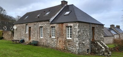 Maison au Calme Proche de la mer et du GR 223 Propice à de Bonnes Promenades