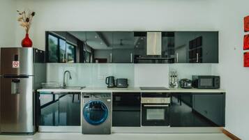 Fridge, microwave, oven, stovetop