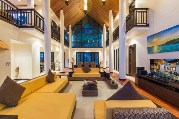 Smart-TV og DVD-spiller