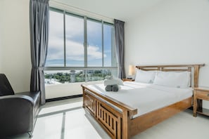 2 bedrooms, iron/ironing board, WiFi, bed sheets - Karon Panorama Seaview 2 Bedroom Amazing Condo (Karon)