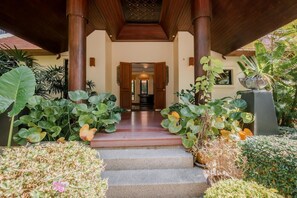 Exterior detail - Solas Pool Villa Grand Villa With Private Pool (Rawai)