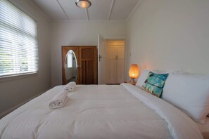 3 bedrooms, WiFi, bed sheets