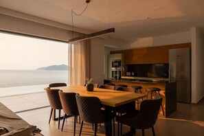 Dining - Villa Anthelia (Pentati)