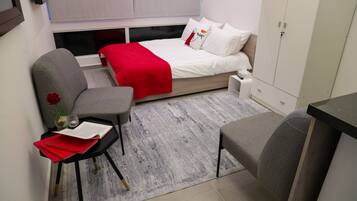 1 bedroom, WiFi, bed sheets