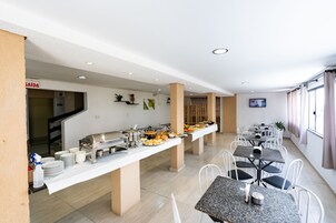 Desayuno buffet incluido todos los días 