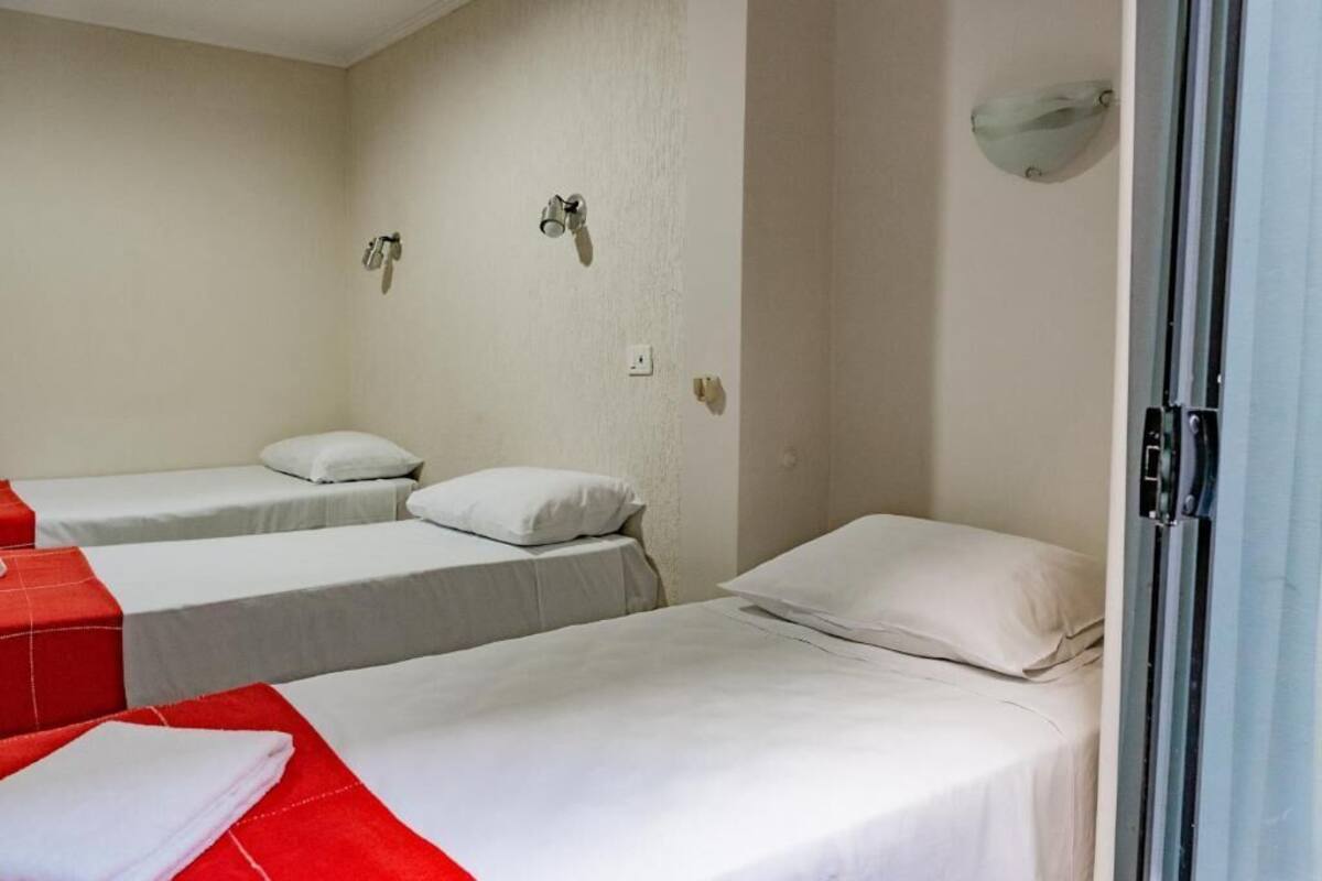 Minibar, free WiFi, bed sheets