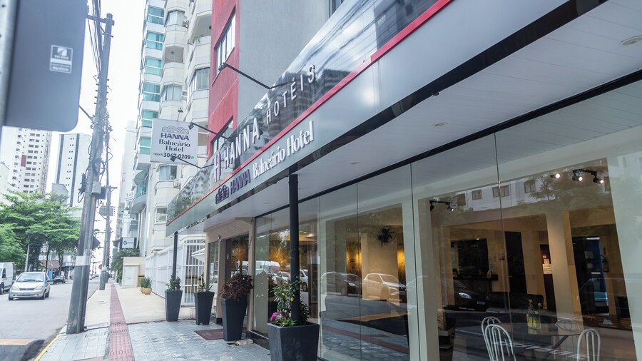 HANNA Balneário Hotel